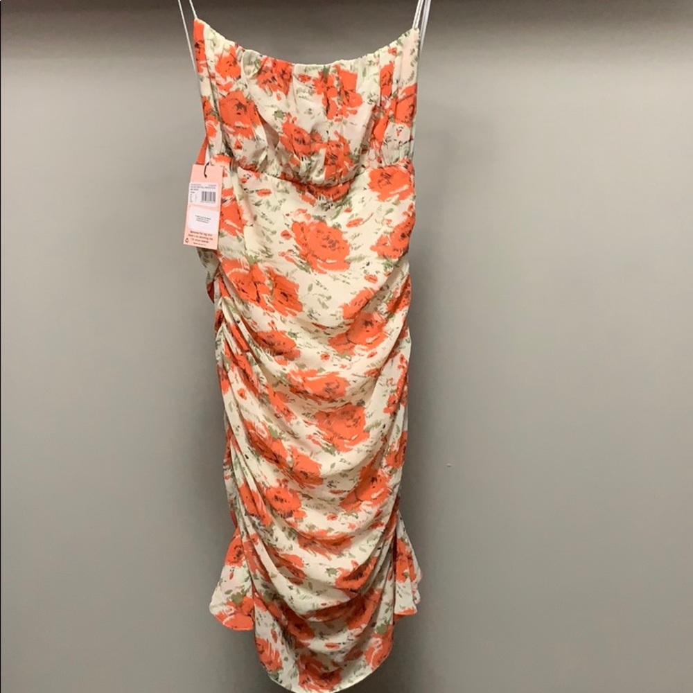 Missguided ruched mini dress - Picture 4 of 4